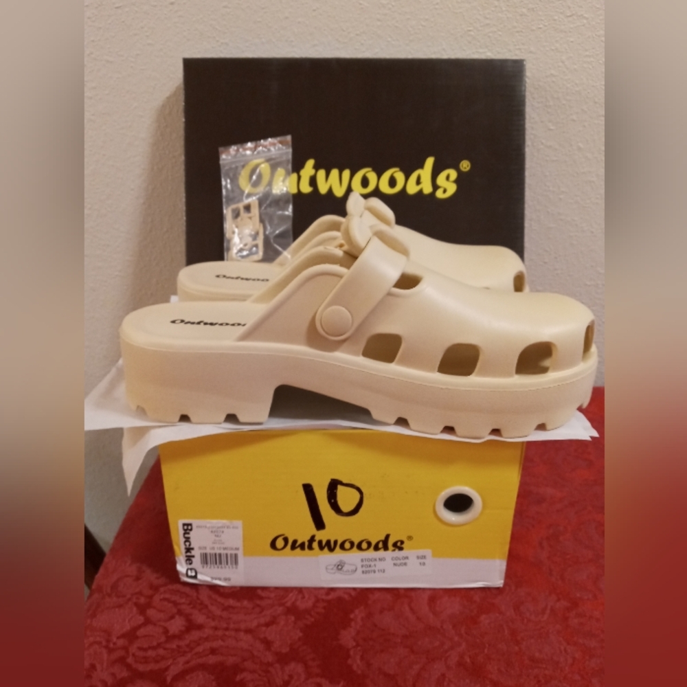 The Buckle Outwoods Slipin Platform Crock Size 10W New With Box